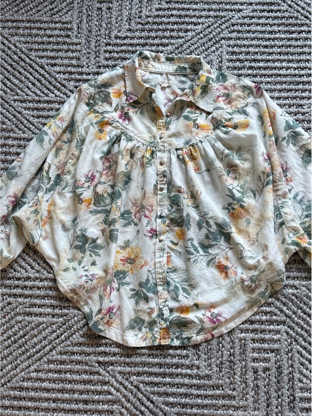 Pilcro Floral Button-Up Blouse in XS - Picture 2 of 8